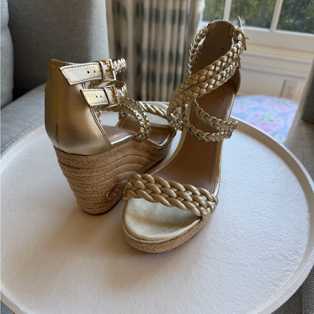 Tory Burch Braided Wedge Sandals, gold and beige, never worn, size 9 - Picture 5 of 9